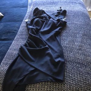 Dress which is a longer on the side ver cute on